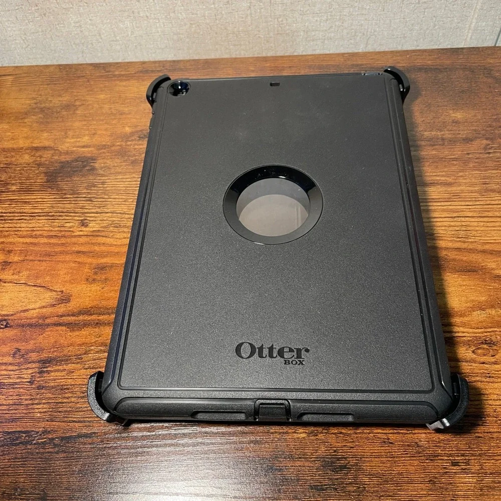 OtterBox Defender iPad 5th 6th Gen Case Open Box Rugged Shockproof 77-55823